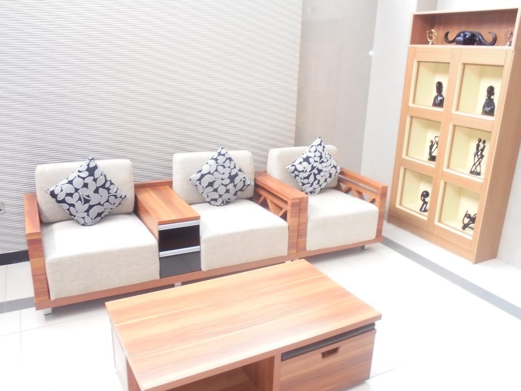 We Hotel And Suites Nairobi Exterior foto