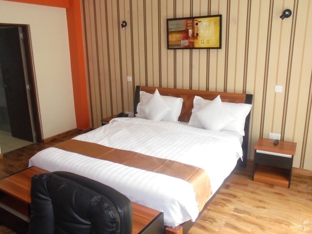 We Hotel And Suites Nairobi Exterior foto
